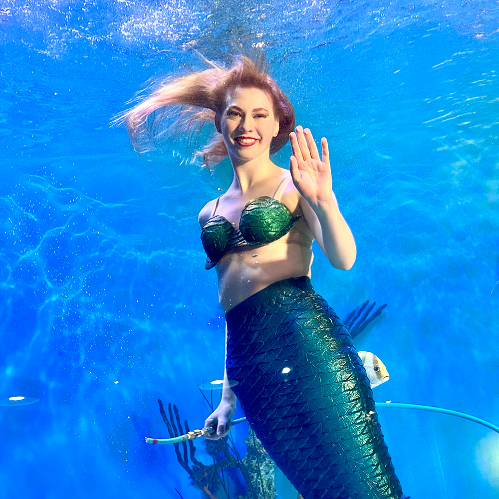 Underwater choreography by Mertailor mermaids and mermen